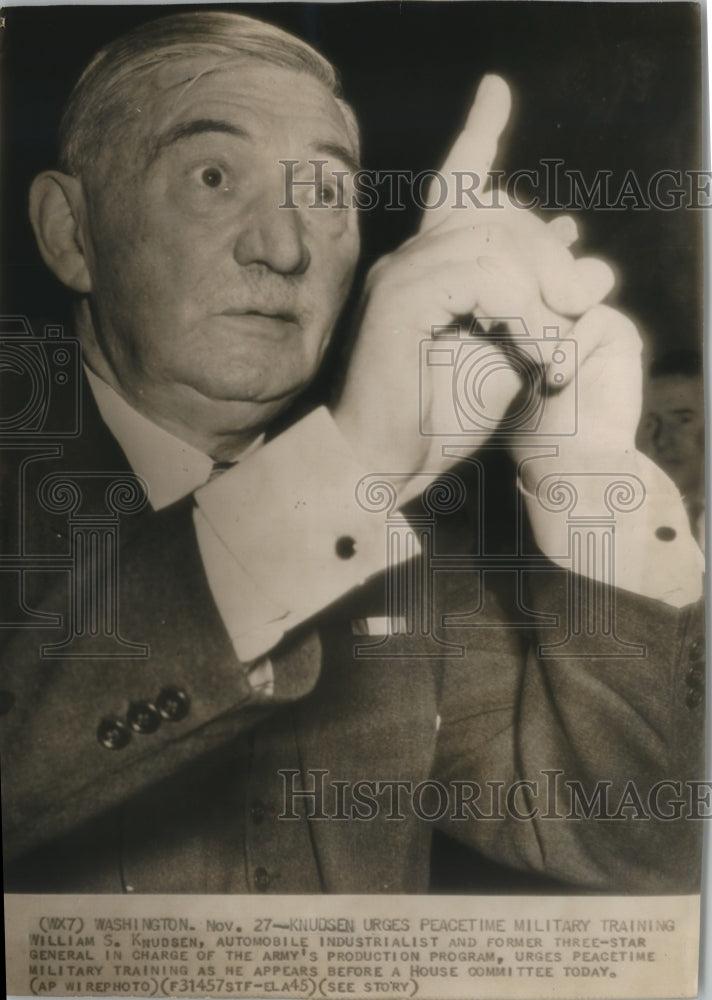 1945 Press Photo DC William S Knudsun auto industrialist at House committee