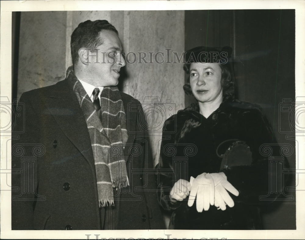 1941 Press Photo Constantine D Dumansky and his wife visit the Capitol- Historic Images