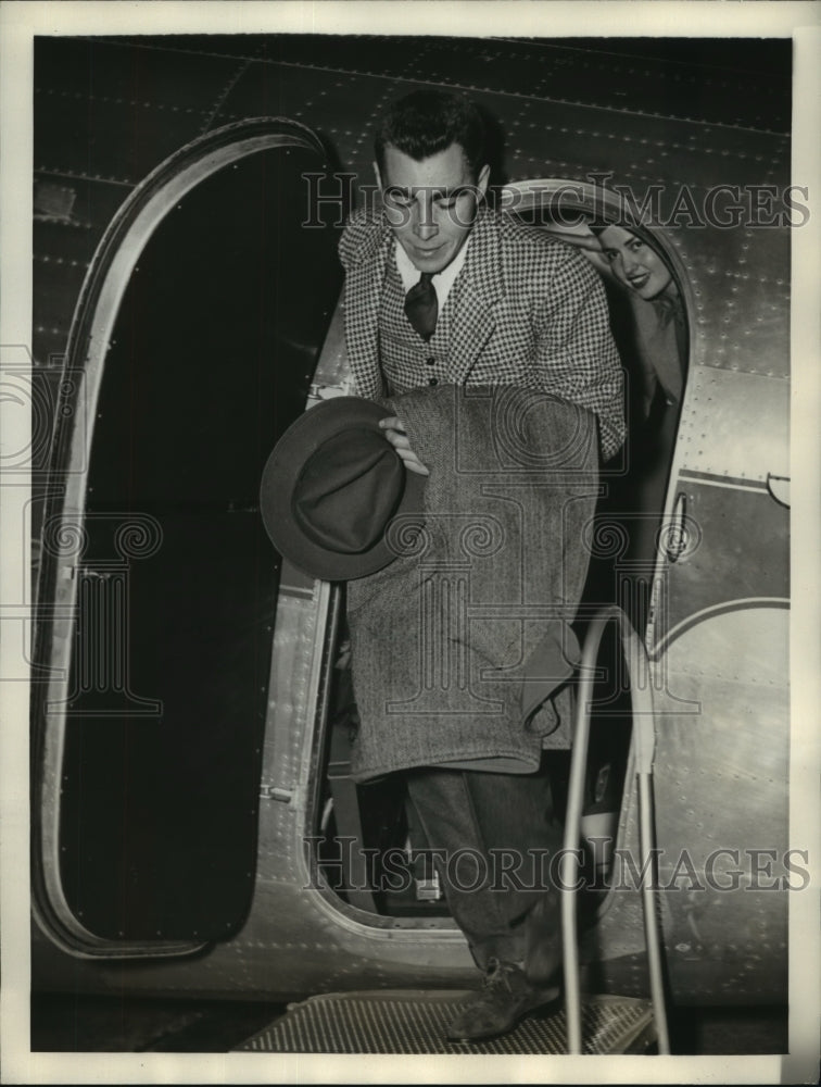 1948 Press Photo Prince Franz Hohenlohe arrives in San Francisco- Historic Images