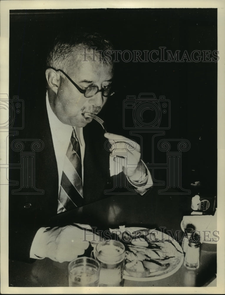 1937 Press Photo Bankrupt Francis Ormond French, father in law of John Astor III
