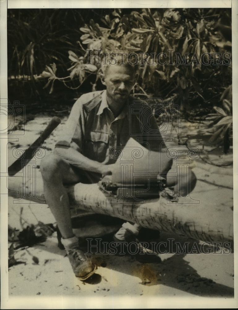 1942 Press Photo C. Yates McDaniel Sees His Ship Sunk on Trip From Singapore