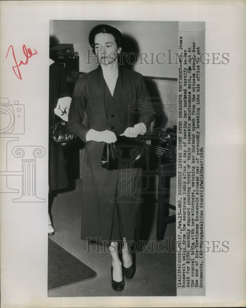1954 Press Photo Ms James Roosevelt Walks From Courtroom After Husband Testified