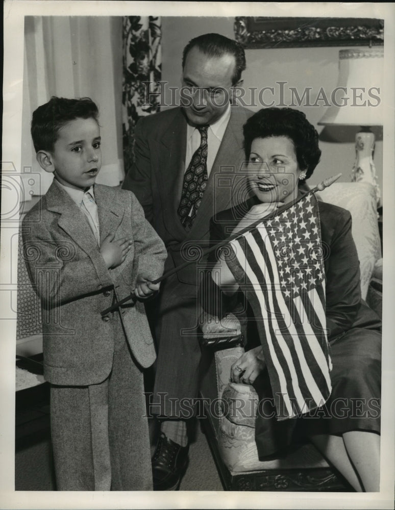 1952 Press Photo Elena Nikolaid Metro Opera Star and Husband Thanos Mellos & Son