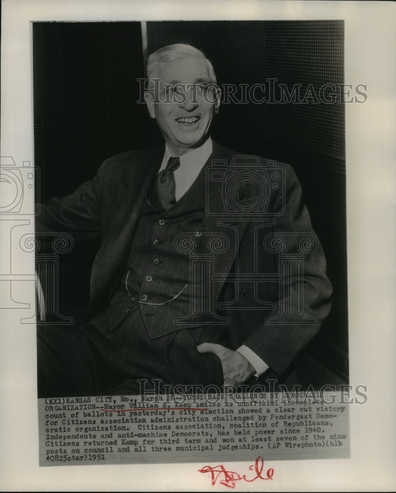 1951 Press Photo City Election Shows Clear Cut Victory for Mayor William Kemp