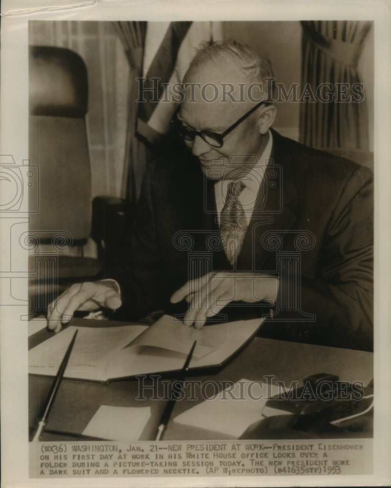1953 Press Photo President Eisenhower's First Day of Work at White House