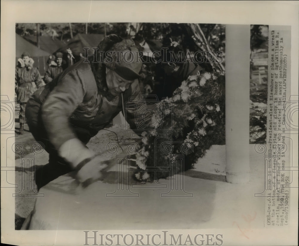 1952 Press Photo President-Elect Eisenhower Giving Honor to Sgt. William Jocelin