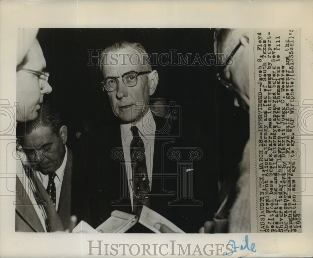 1954 Press Photo Attorney Jacob Floyd interviewed by reporters - sba05656
