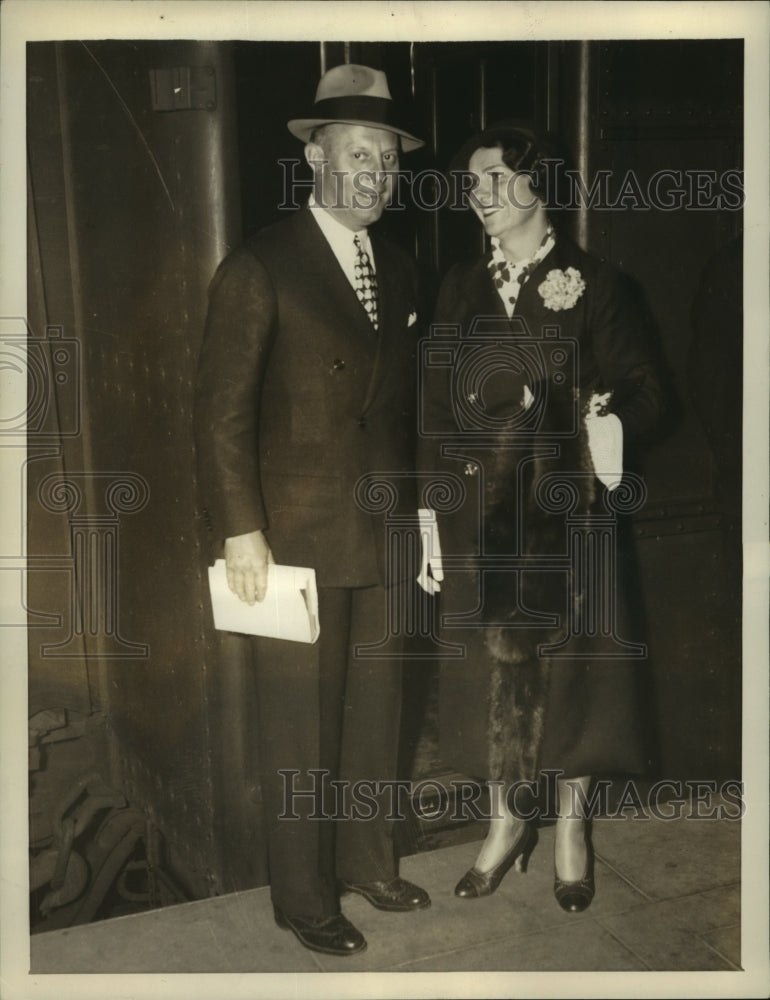 1935 Press Photo James Moffett, Federal Housing Administrator and his wife