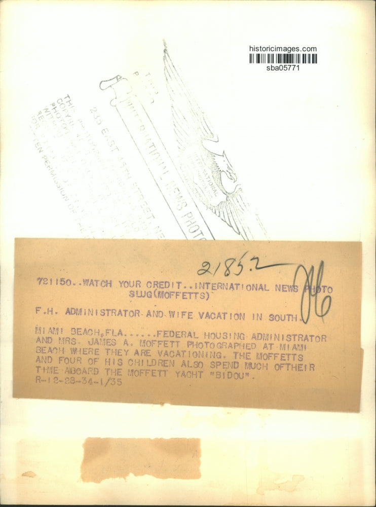 1934 Press Photo James Moffett, Federal Housing head on a trip with his wife