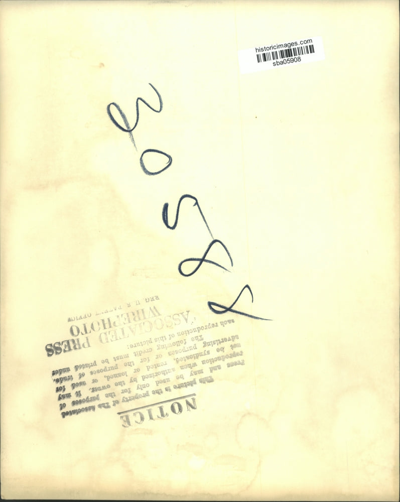 1955 Press Photo President Eisenhower After Heart Attack in front of hospital