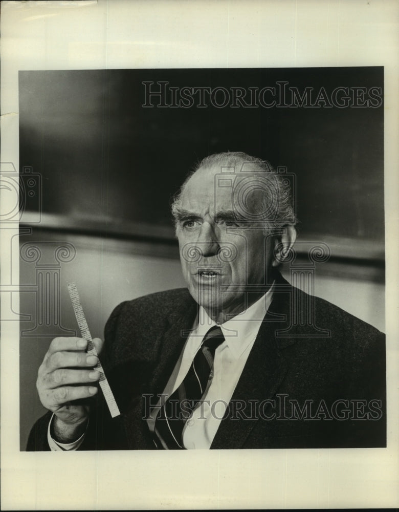 Press Photo Ed Bagley stars in "Bob Hope Presents The Chrysler Theatre"