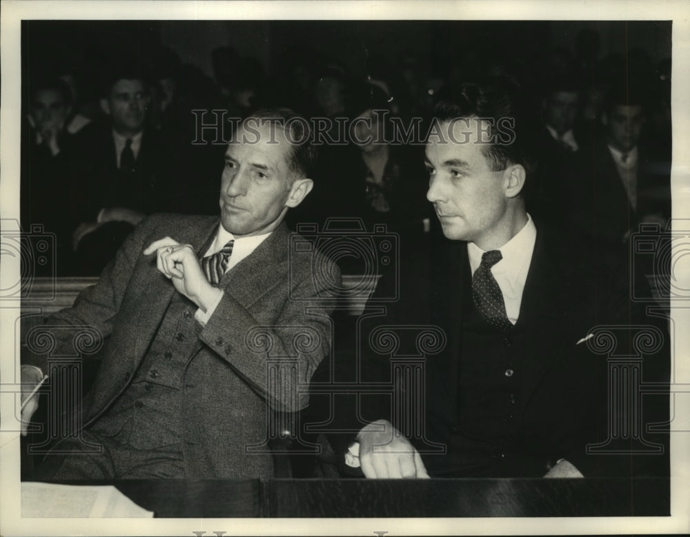 1934 Press Photo David Lamson shown with lawyers during his murder tiral