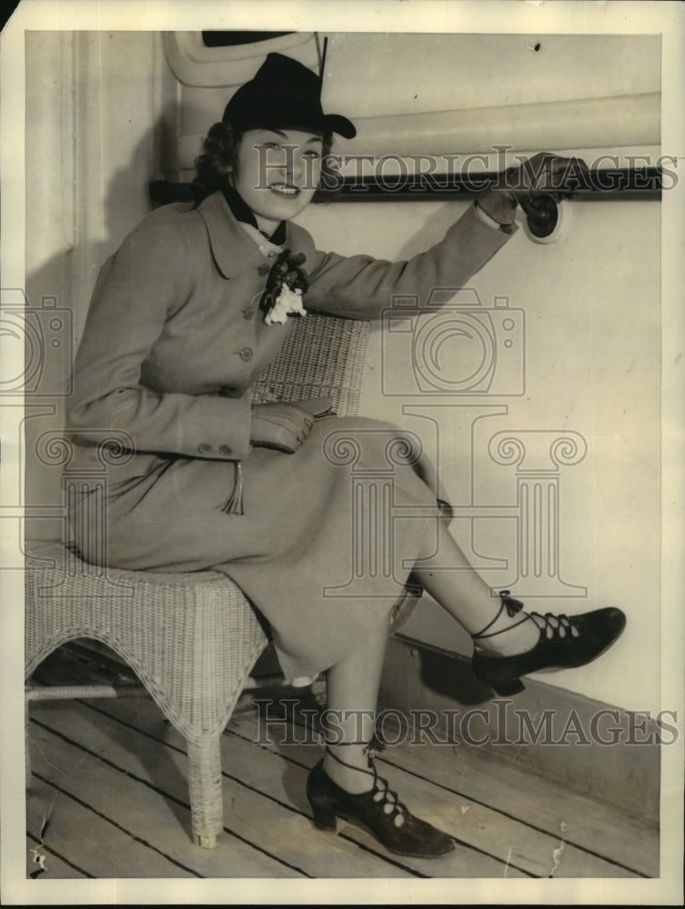 1937 Press Photo Carol Lathrop returns aboard Liner Tayio Maru