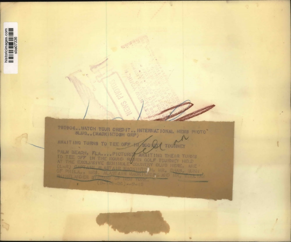 1936 Press Photo Golfers Awaiting Their Turns to Tee Off in Round Robin Tourney