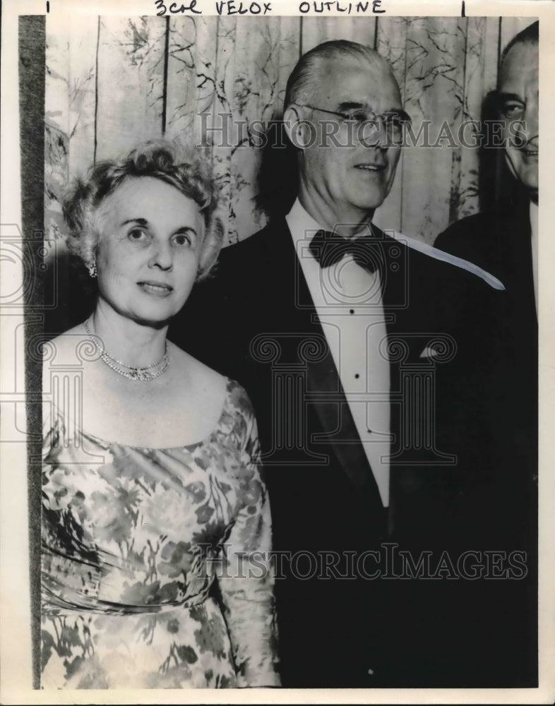Press Photo Dr. and Mrs. James W. Laurie - sba07622