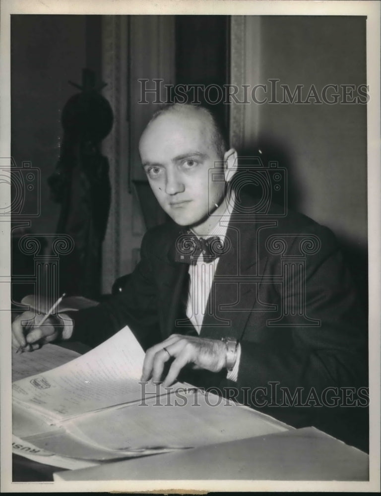 1945 Press Photo Fulton Freeman, accused by Patrick Hurley for policy sabotage