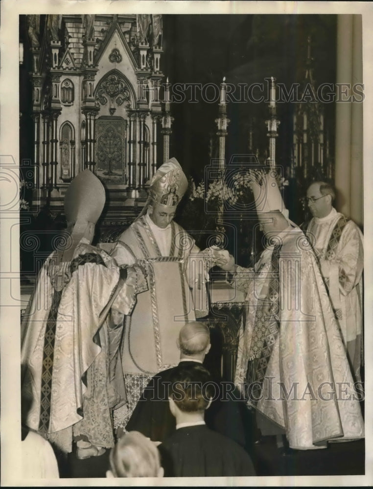 1940 Press Photo Ceremony for the enthronement of Father John O'Hara as Bishop