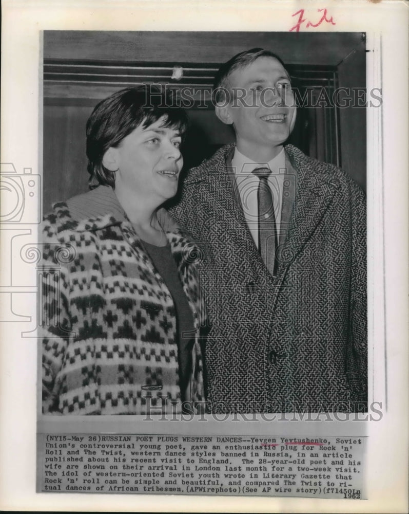 1962 Press Photo Yevgen Yevtushenko Describes Rock &#39;n&#39; Roll &amp; The Twist in Paper- Historic Images