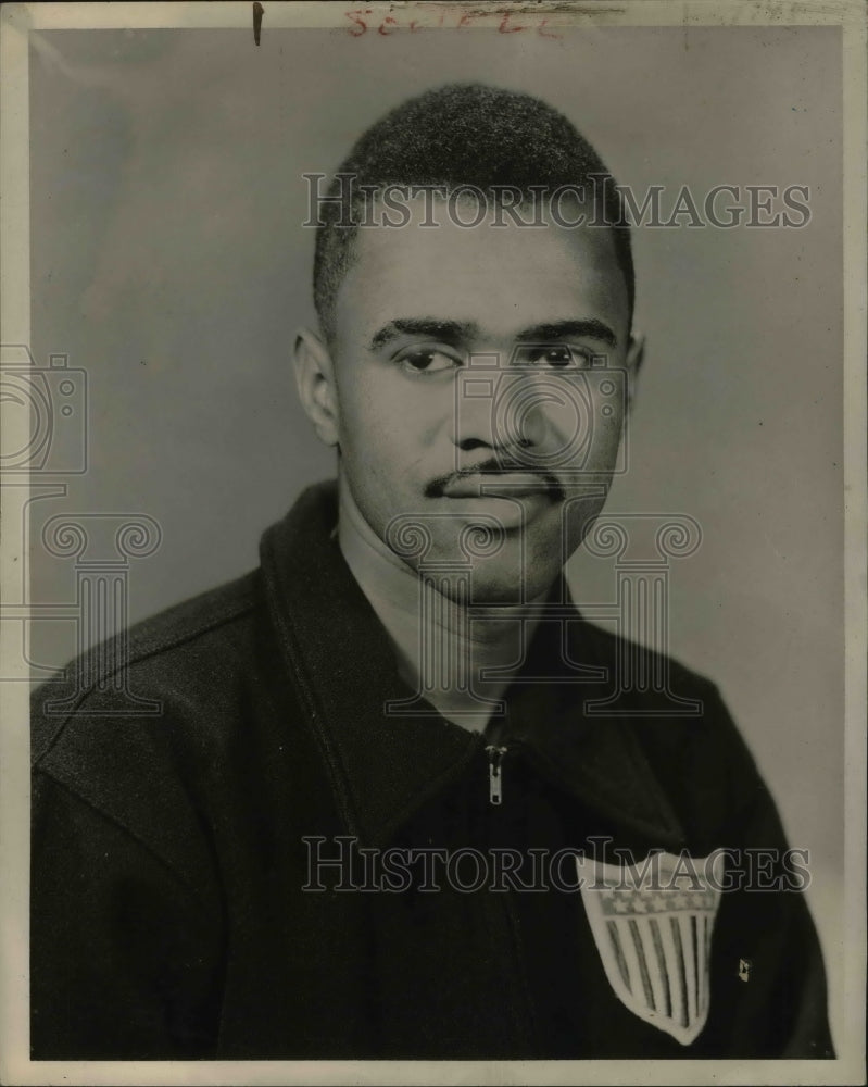 Press Photo Arnie Sowell - sba07901