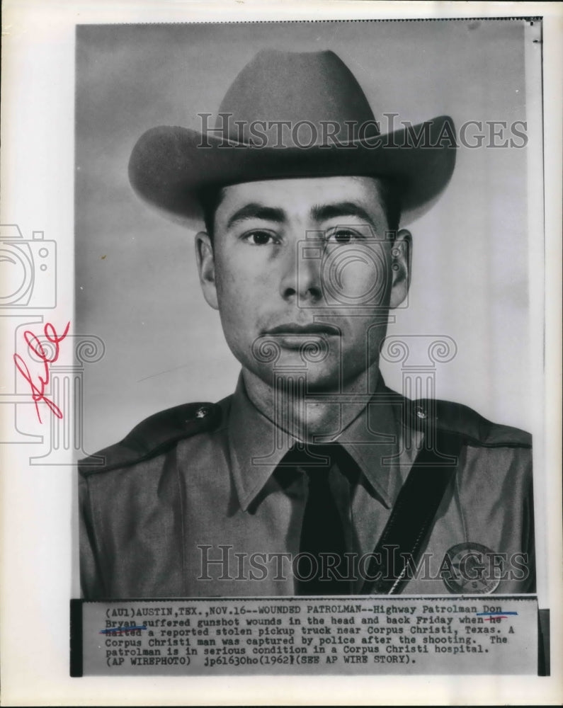 1962 Press Photo Texas Highway Patrolman Don Bryan suffered head gunshot wounds- Historic Images