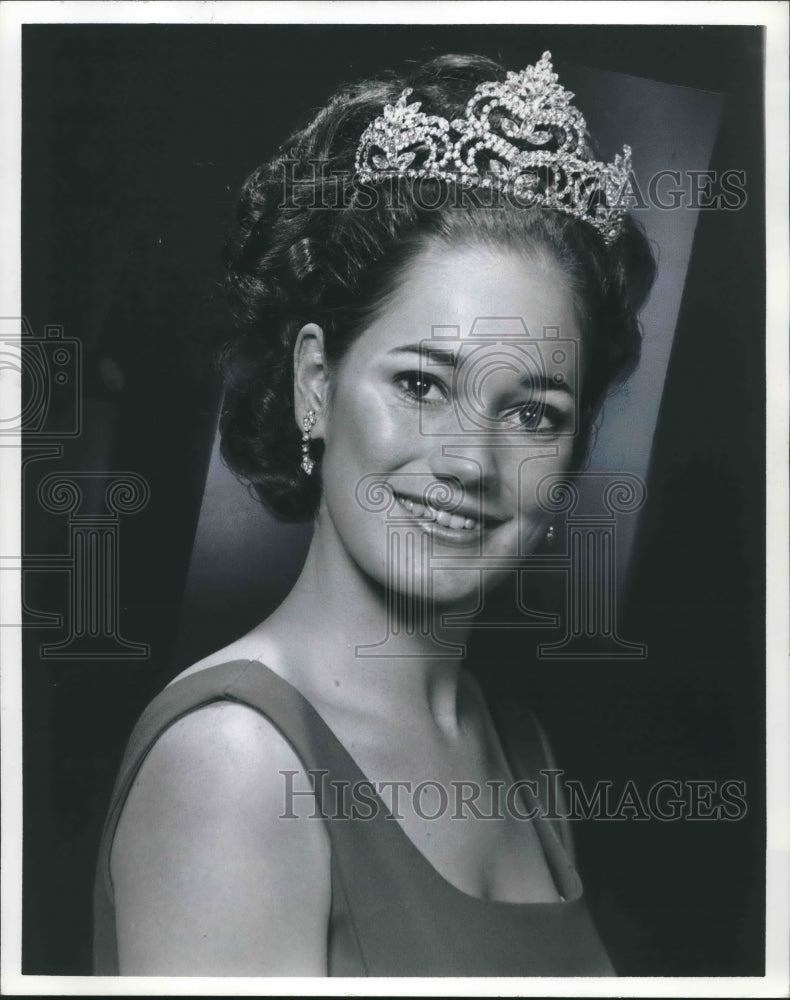 Press Photo Melinda Meyer crowned as Miss Kelly AFB - sba08893
