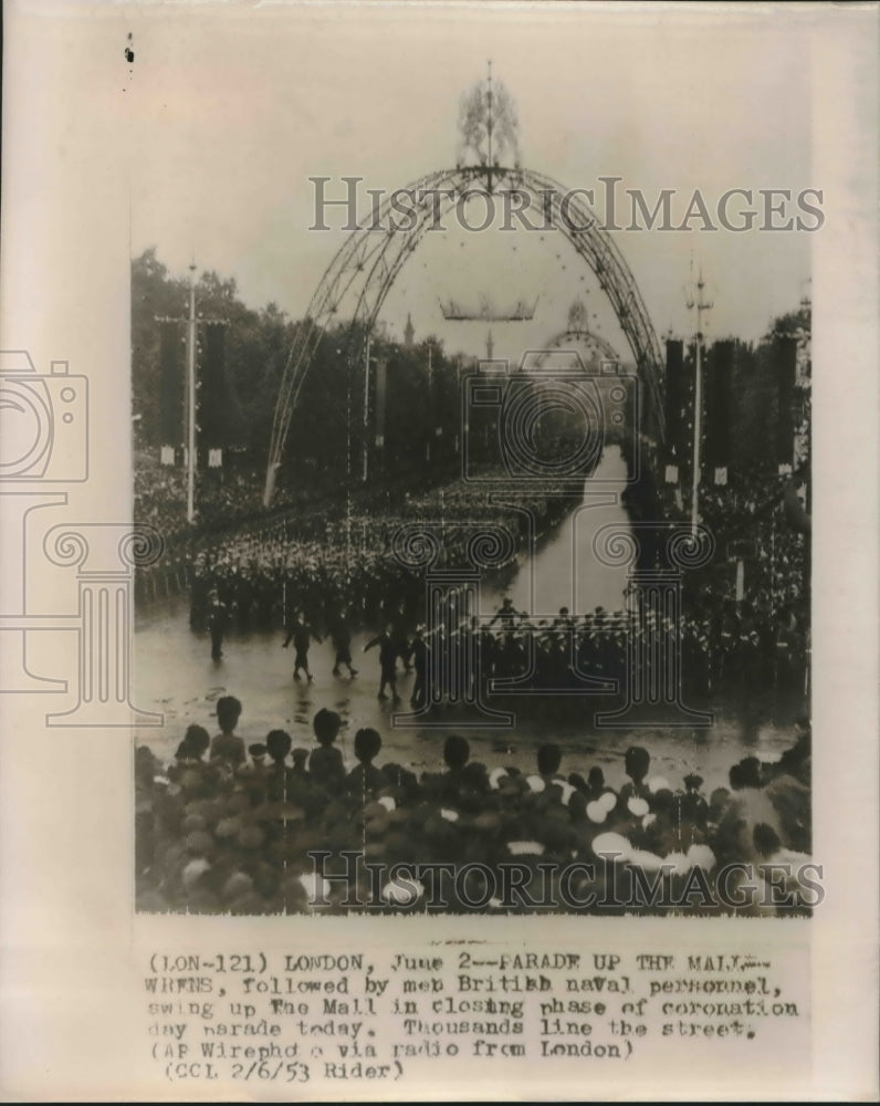 1953 Press Photo WRENS march in London followed by British Sailors- Historic Images