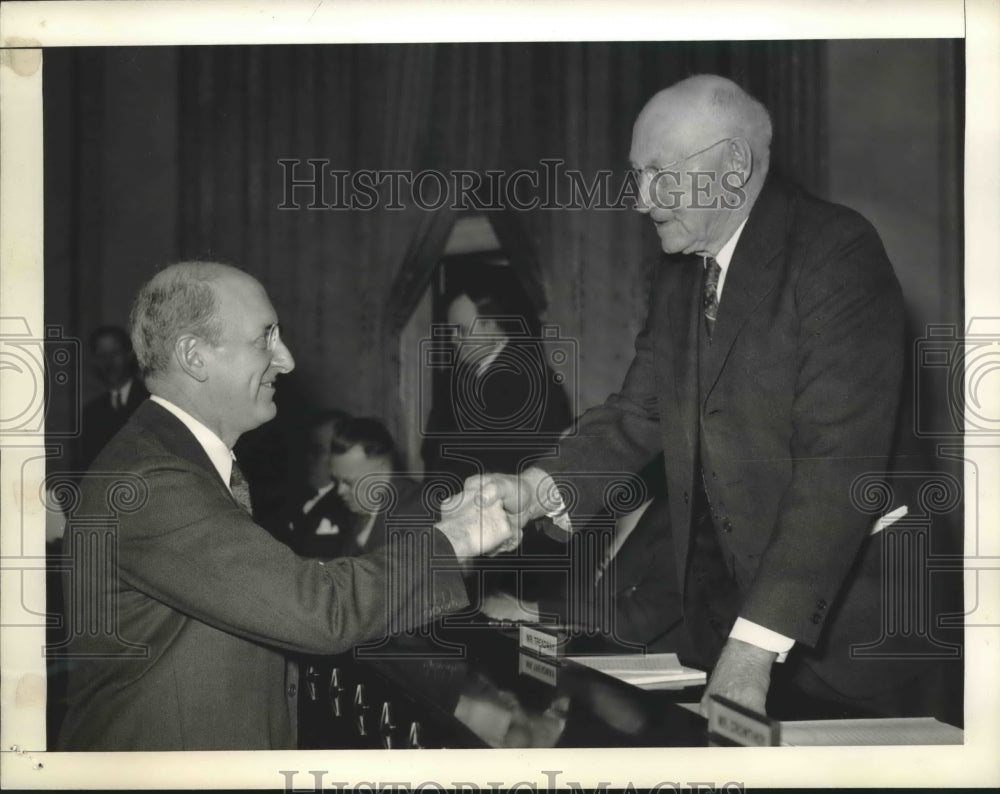 1941 Press Photo Secretary of the Treasury Henry Morgenthau talks with Doughton- Historic Images