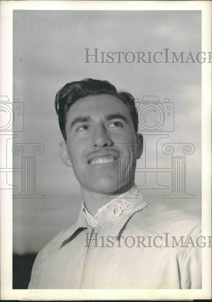 Press Photo Ruben Revilla Nunez of Texas take the CAA War Training Service