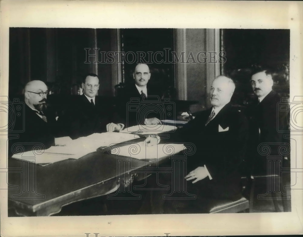 1934 Press Photo League Commission of Five ruled the Saar Basin - sba09806- Historic Images