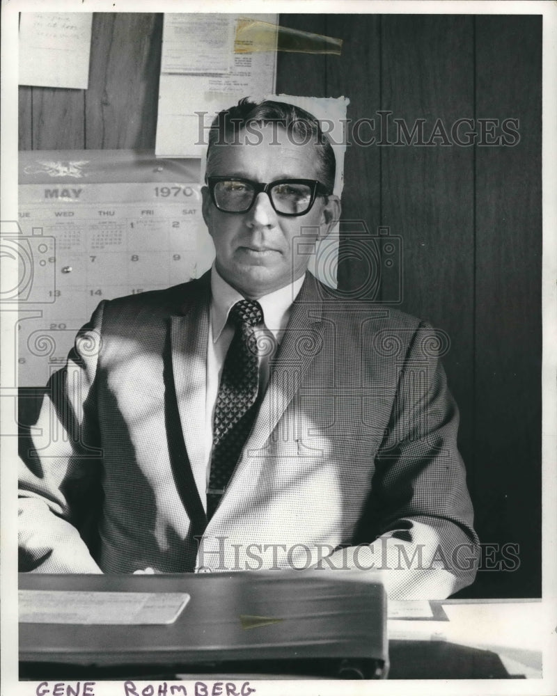 Press Photo A distinguished looking Mr. Gene Rohmberg - sba10057- Historic Images