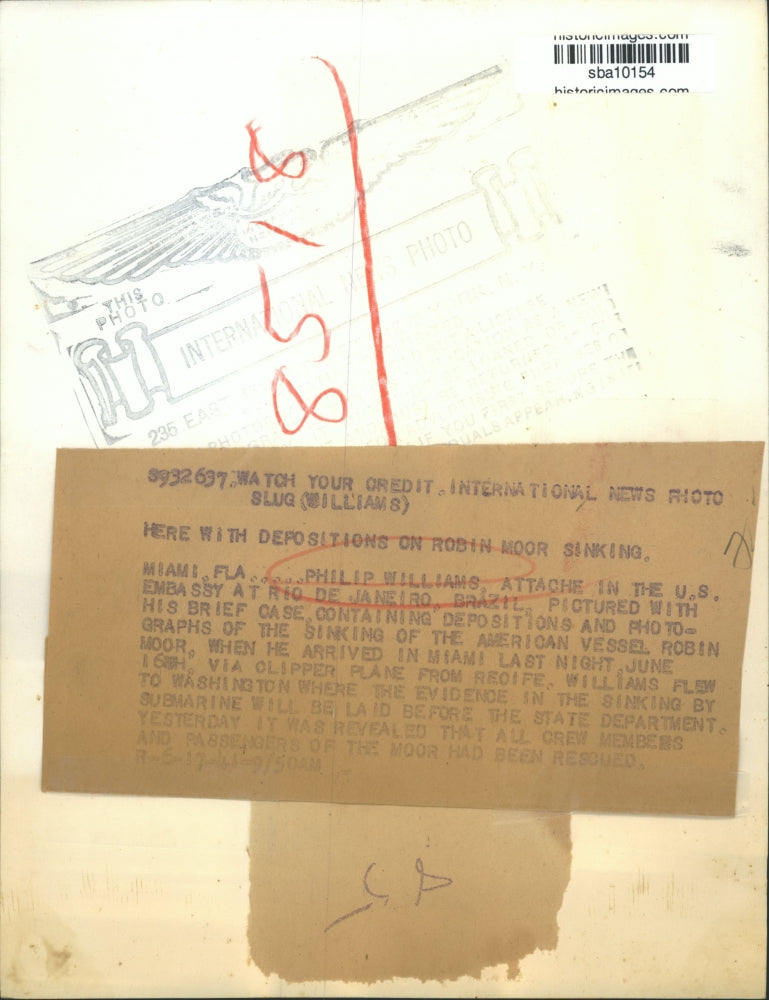 1941 Press Photo Philip Williams carries depositions on Robin Moore accident