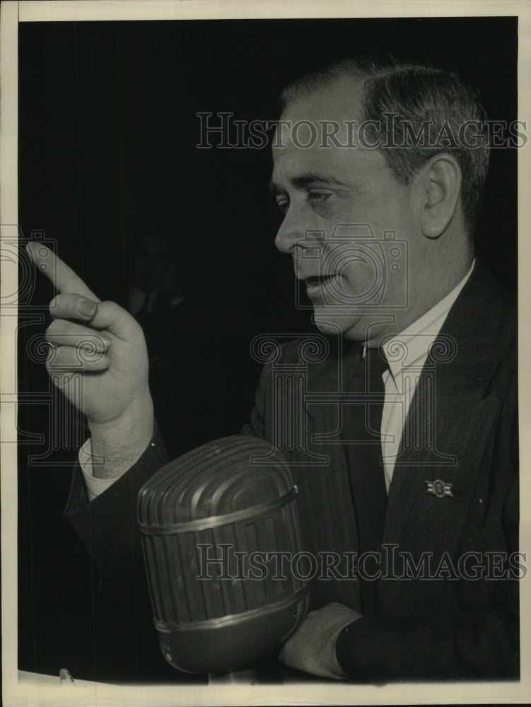1943 Press Photo John Green Charged Before Senate War Investigating Committee