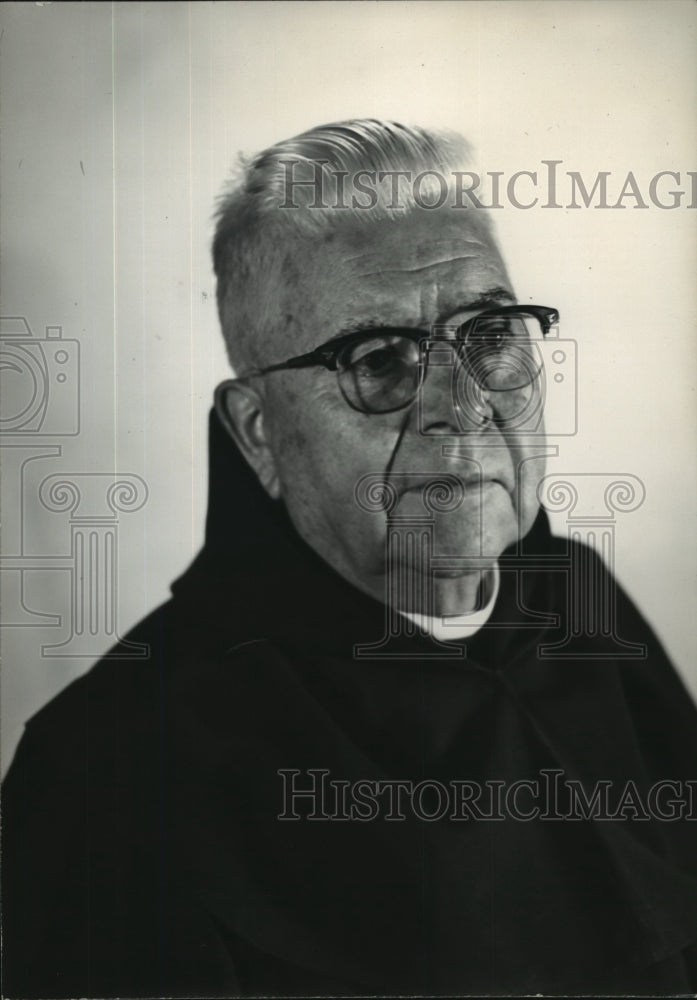 Press Photo Father Innocence Gomez OCD - sba10437