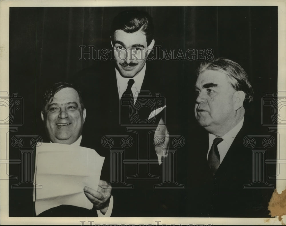 Press Photo Kenneth Crawford with Mayor LaGuardia and John L Lewis at Memorial