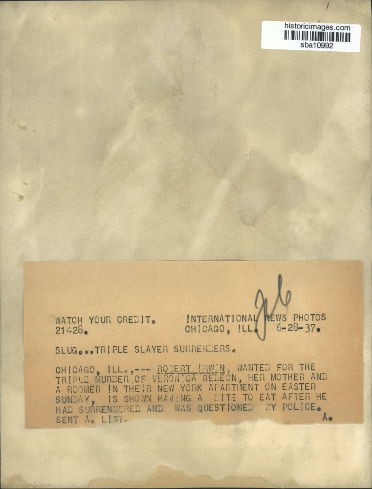 1937 Press Photo Robert Irwin-triple murder suspect dines after he surrendered