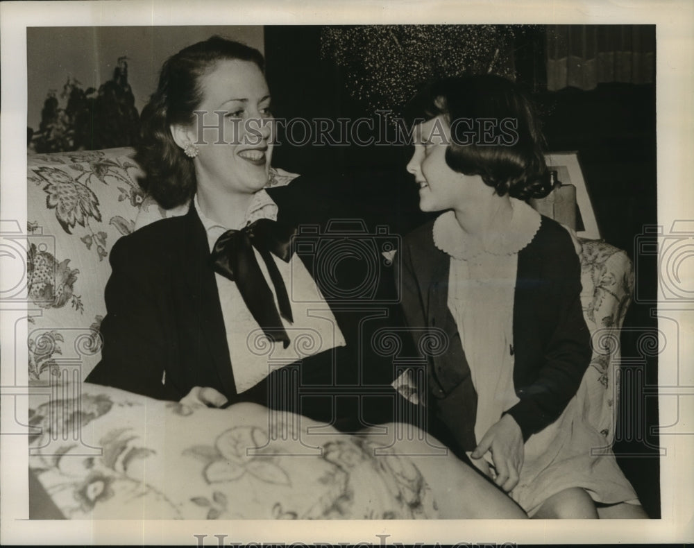 1944 Press Photo Mrs. Margaret Roosevelt Pallavicini with her daughter Julia