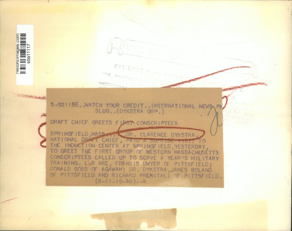 1940 Press Photo Dr Clarence Dykstra Greets Group of Western Mass Conscripts