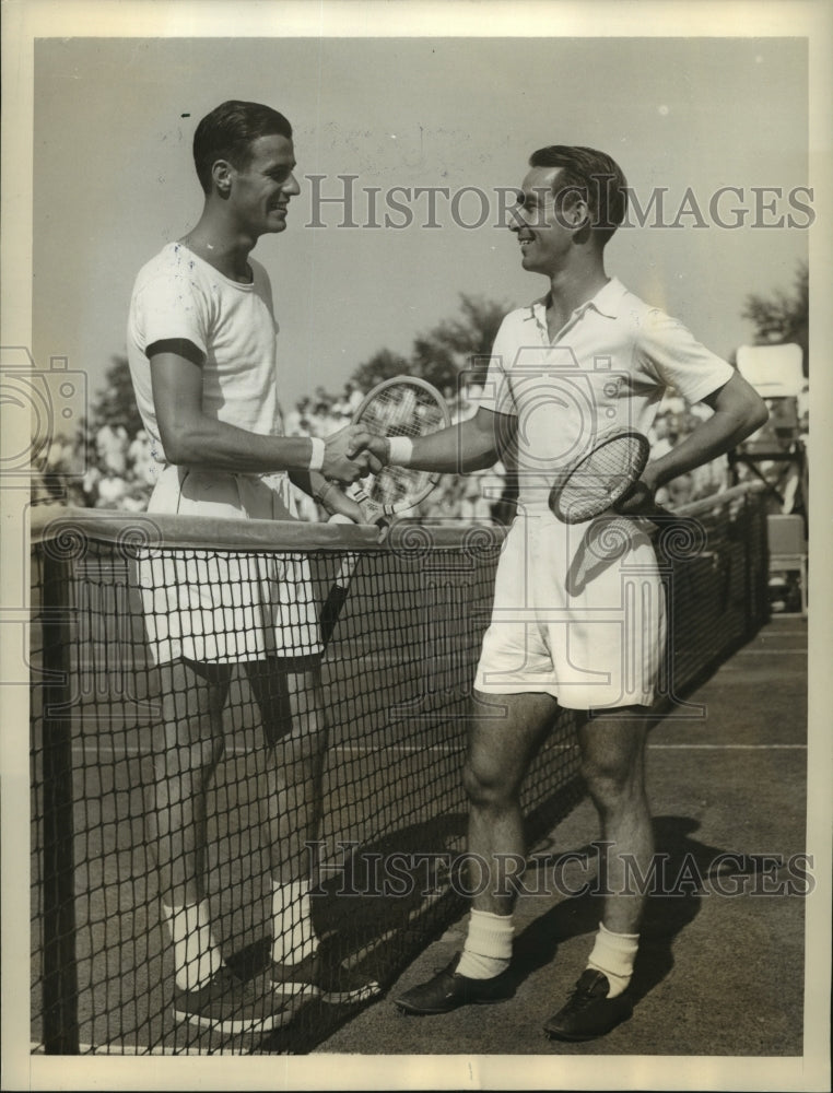 Press Photo Wayne Watson and Frank Kovacs Shake Hands at Tennis Match- Historic Images