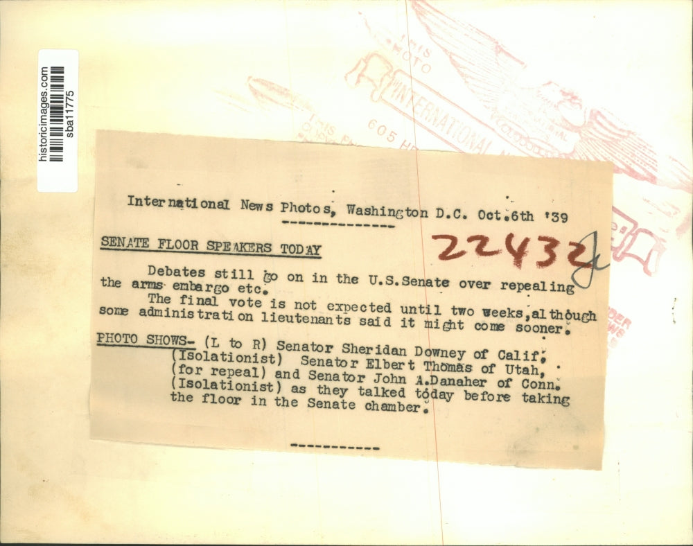 1939 Press Photo Senators Talk Before Taking Floor in Senate Chamber - sba11775