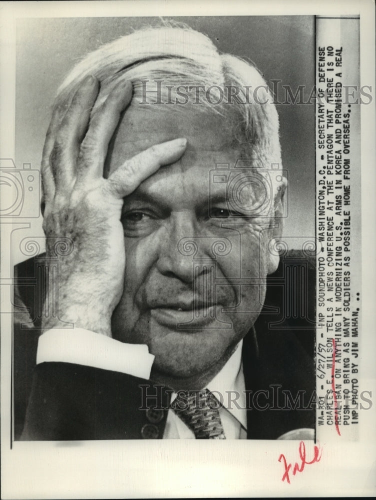 1957 Press Photo Secretary of Defense Charles E Wilson at news conferrence