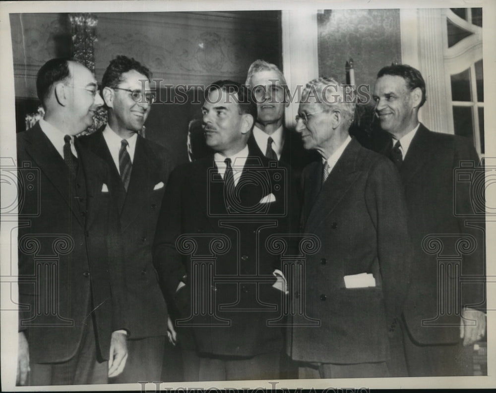 1946 Press Photo NY Gov Thomas Dewey with Rep David Potts, Fred Conderrt et al