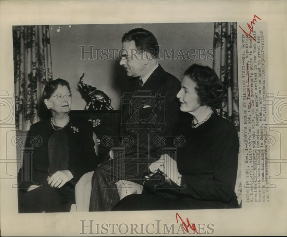 1948 Press Photo Mrs. George Dewey visits her son Thomas Dewey and her wife