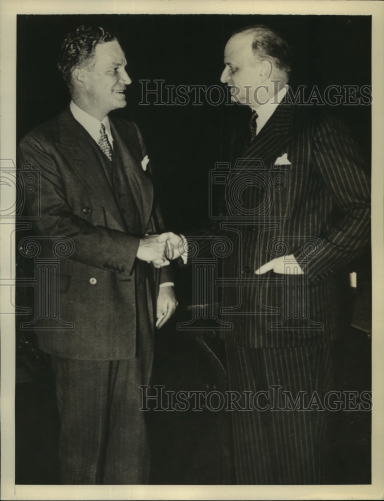 1936 Press Photo John Hamilton welcomes Brock Pemberton to Alfred Langdon Team- Historic Images