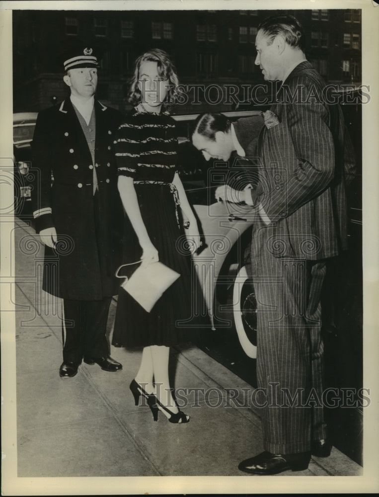 1939 Press Photo Evalyn McLean ,escort Winant Johnson guard due to kidnap threat