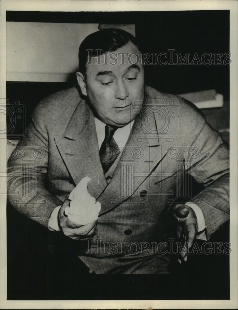 1937 Press Photo Mayor Daniel Shields opposes the declaration of Martial Law