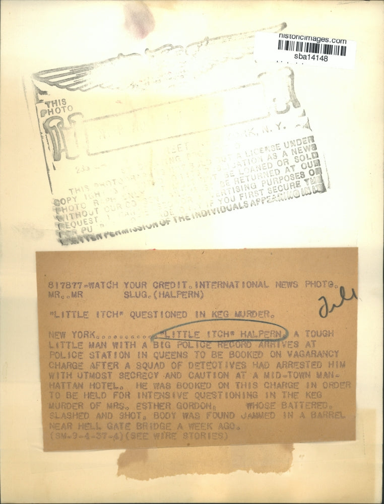 1937 Press Photo "Little Itch" Halpern arrives at the Police Station