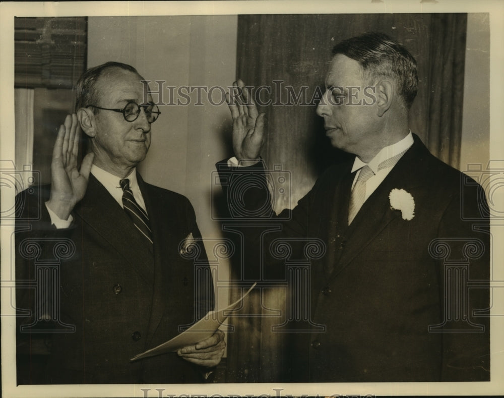 1936 Press Photo W Alexander sworn in as administrator of alcohol division