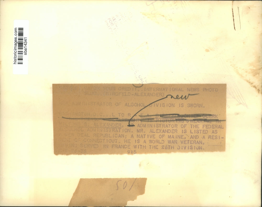 1936 Press Photo W Alexander sworn in as administrator of alcohol division