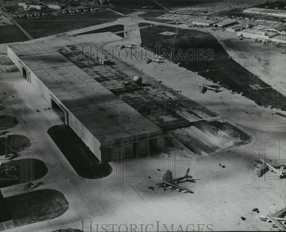 Press Photo The mammoth newcomer at Kelly Arm Forces Base - sba14381- Historic Images