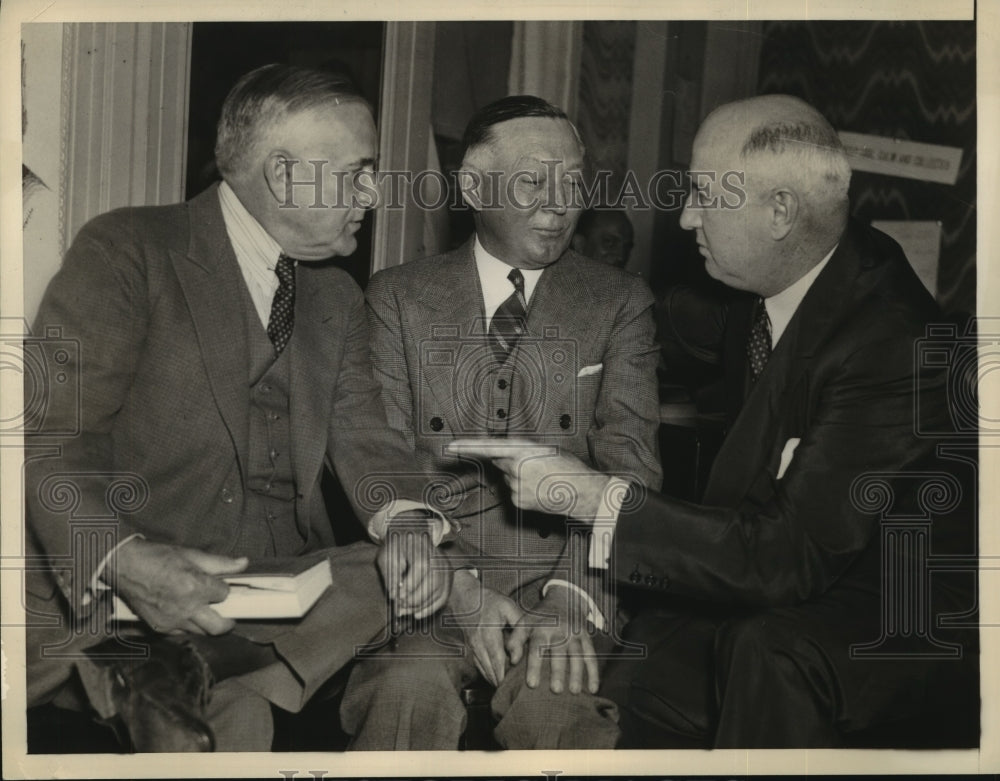 1936 Press Photo Joseph Guffey, James Farley, Louis Brann discuss Maine Recount